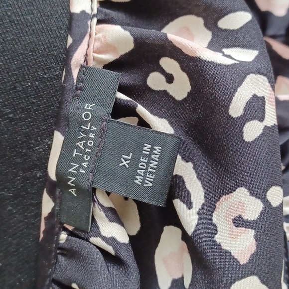 Ann Taylor Factory Animal Print Pull On Blouse- Sz. XL - Picture 2 of 8